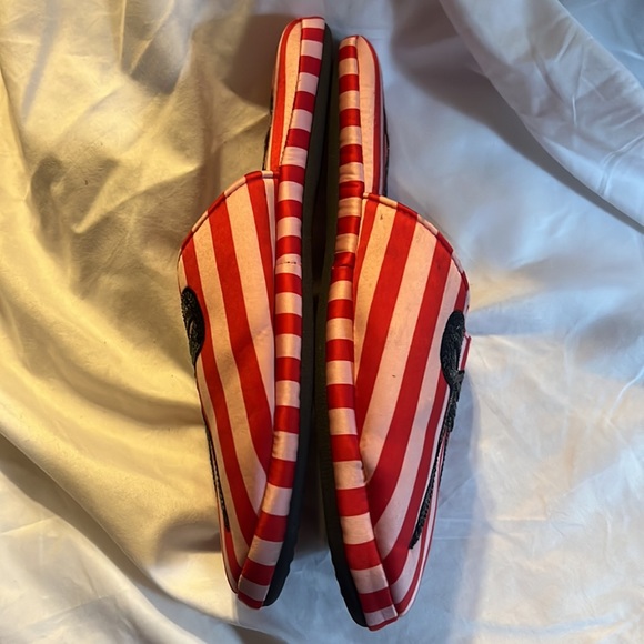 GUC Victoria’s Secret slippers. Size Medium. - Picture 2 of 9